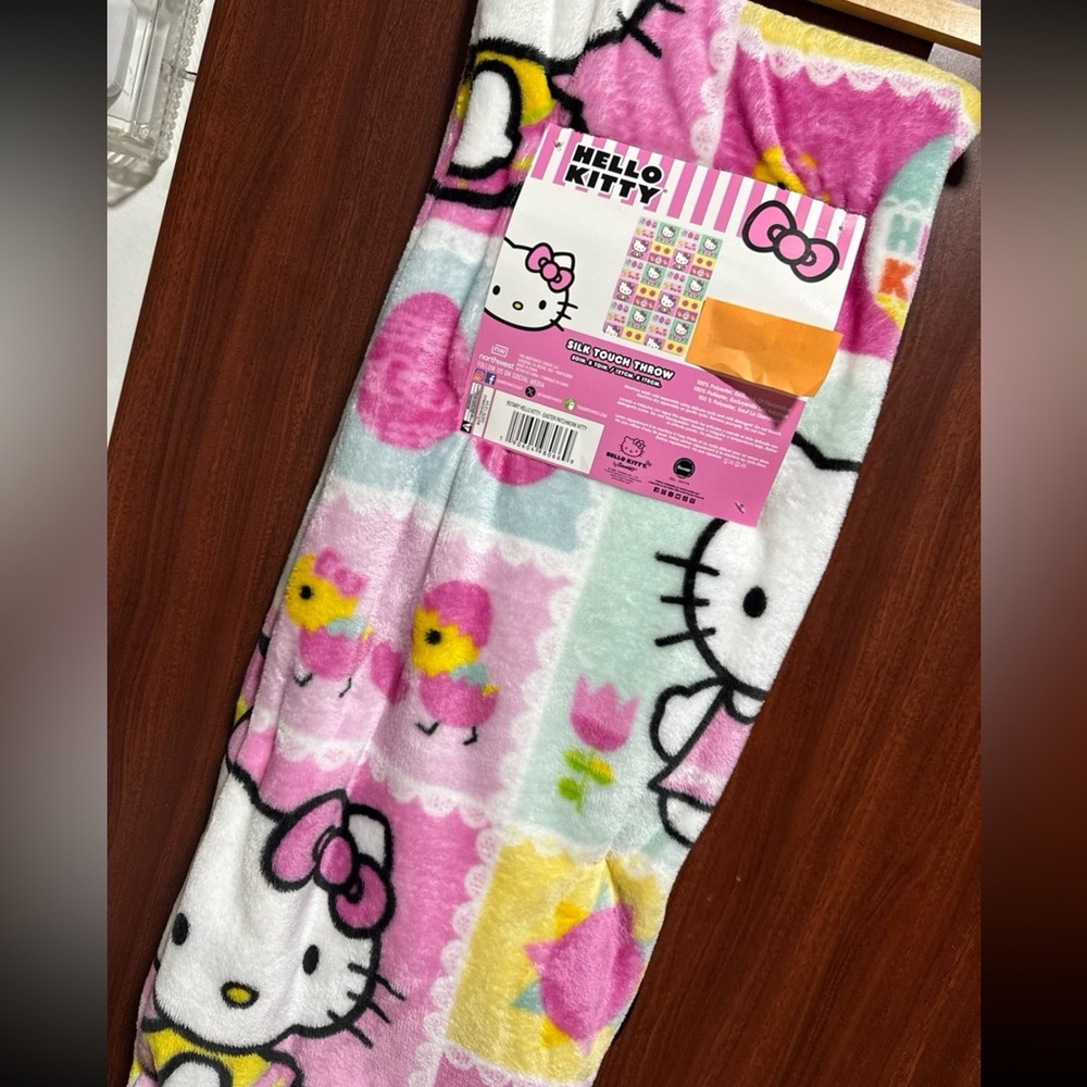 HELLO KITTY EASTER BLANKET